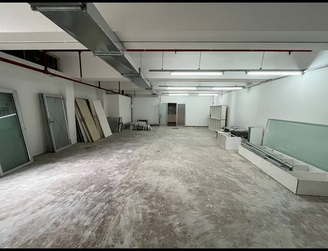 133M² OFFICE TO LET IN WOODSTOCK